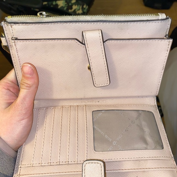 Michael Kors Wallet - Picture 2 of 3